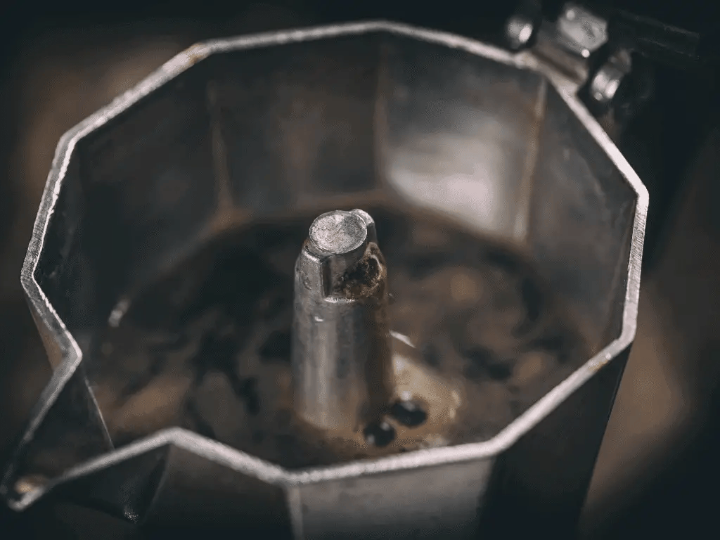 Comment se protéger des dangers de l’aluminium de la cafetière italienne ?