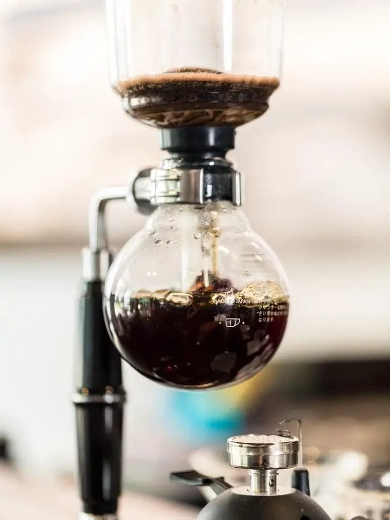 Café décaféiné et machine à café siphon