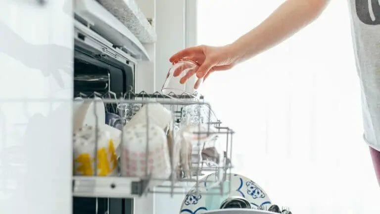 Laver ses accessoires de cafetière au lave-vaisselle professionnel ?